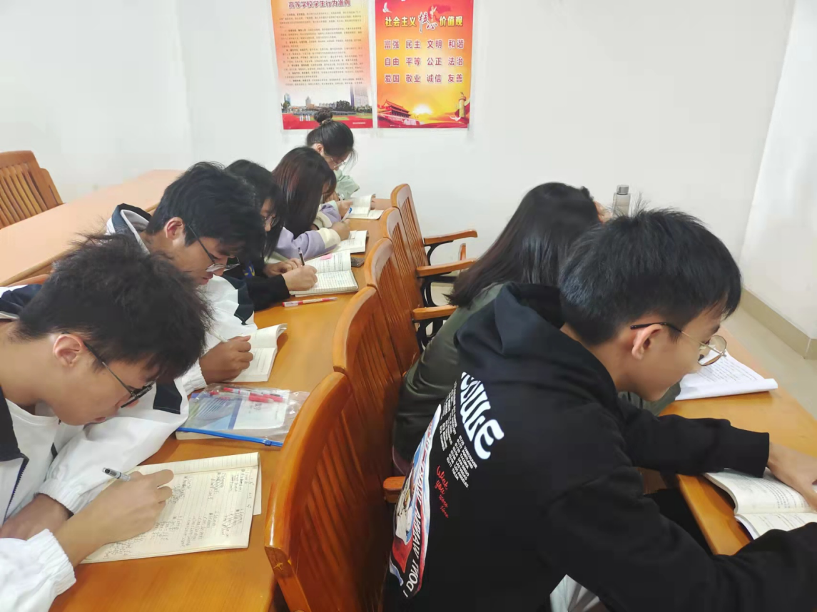 9BEB29140105FB1A2D058D397AA_ED9577EF_E7DF6