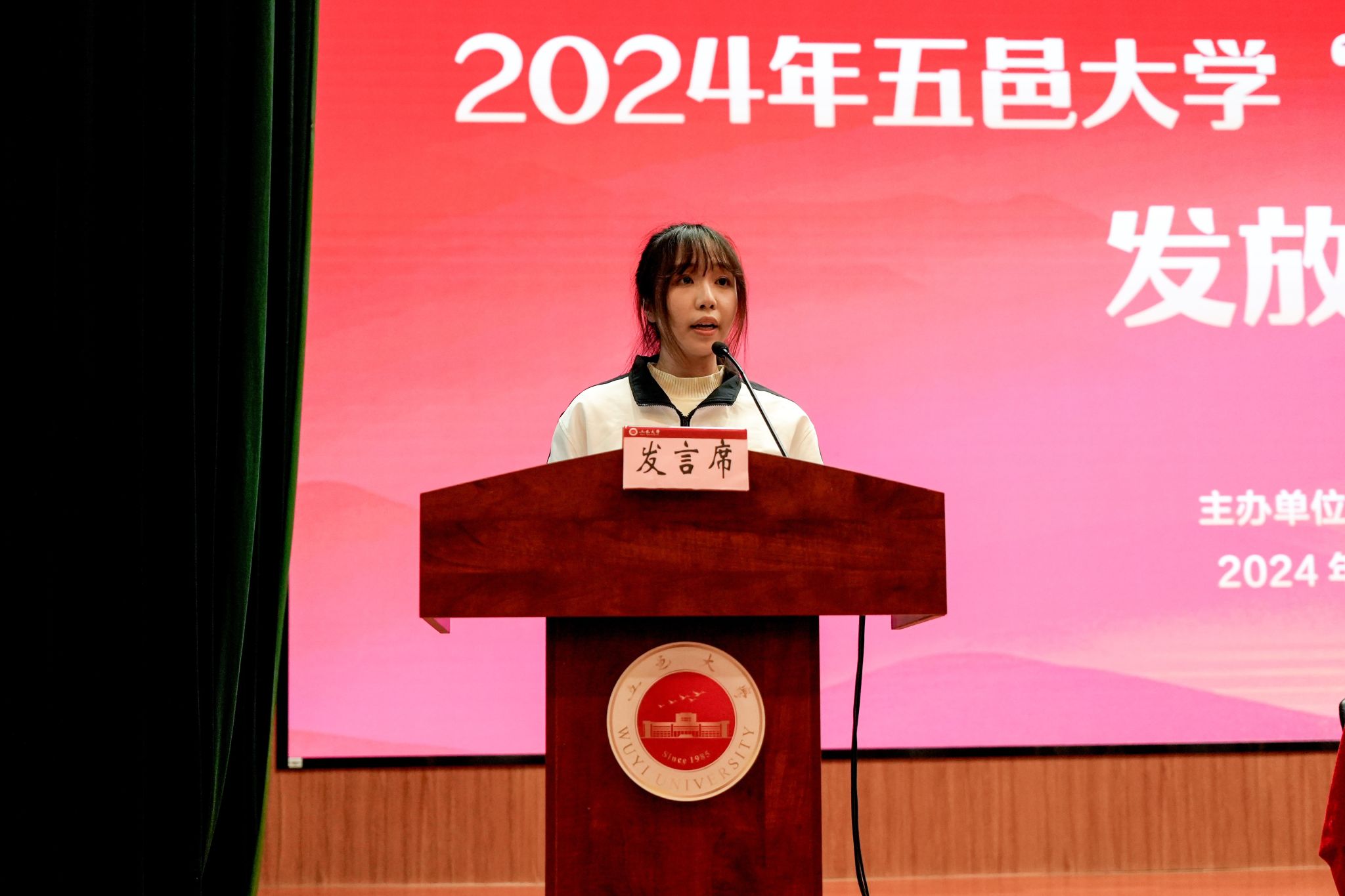 BA9D9398CEA8A2AB4E547F3BF59_18676092_2F889.jpg?e= BA9D9398CEA8A2AB4E547F3BF59_18676092_2F889.jpg?e=