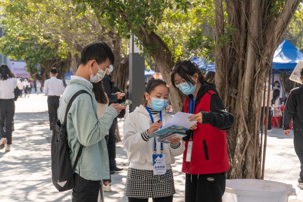 AD2B6DDCBF11C0247D12297DC4E_E8F2ED07_1FC99