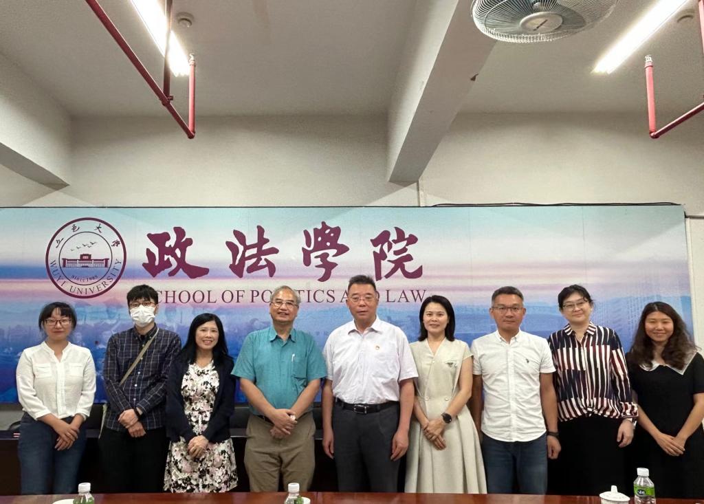 B2F4CF662A8904E818F543297B3_8921FF39_19448