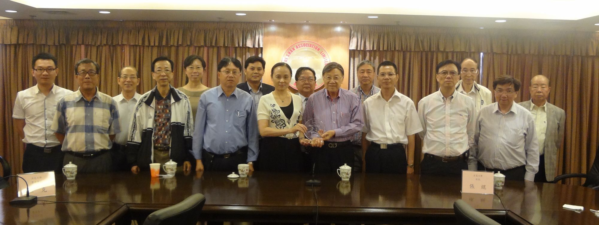 A33F54D5CD7957598D2B67A0E3E_F8CFF0B8_3B212.jpg?e= A33F54D5CD7957598D2B67A0E3E_F8CFF0B8_3B212.jpg?e=