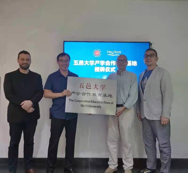 AFC628AB75D5345380DA2A6771F_E8002304_AA64