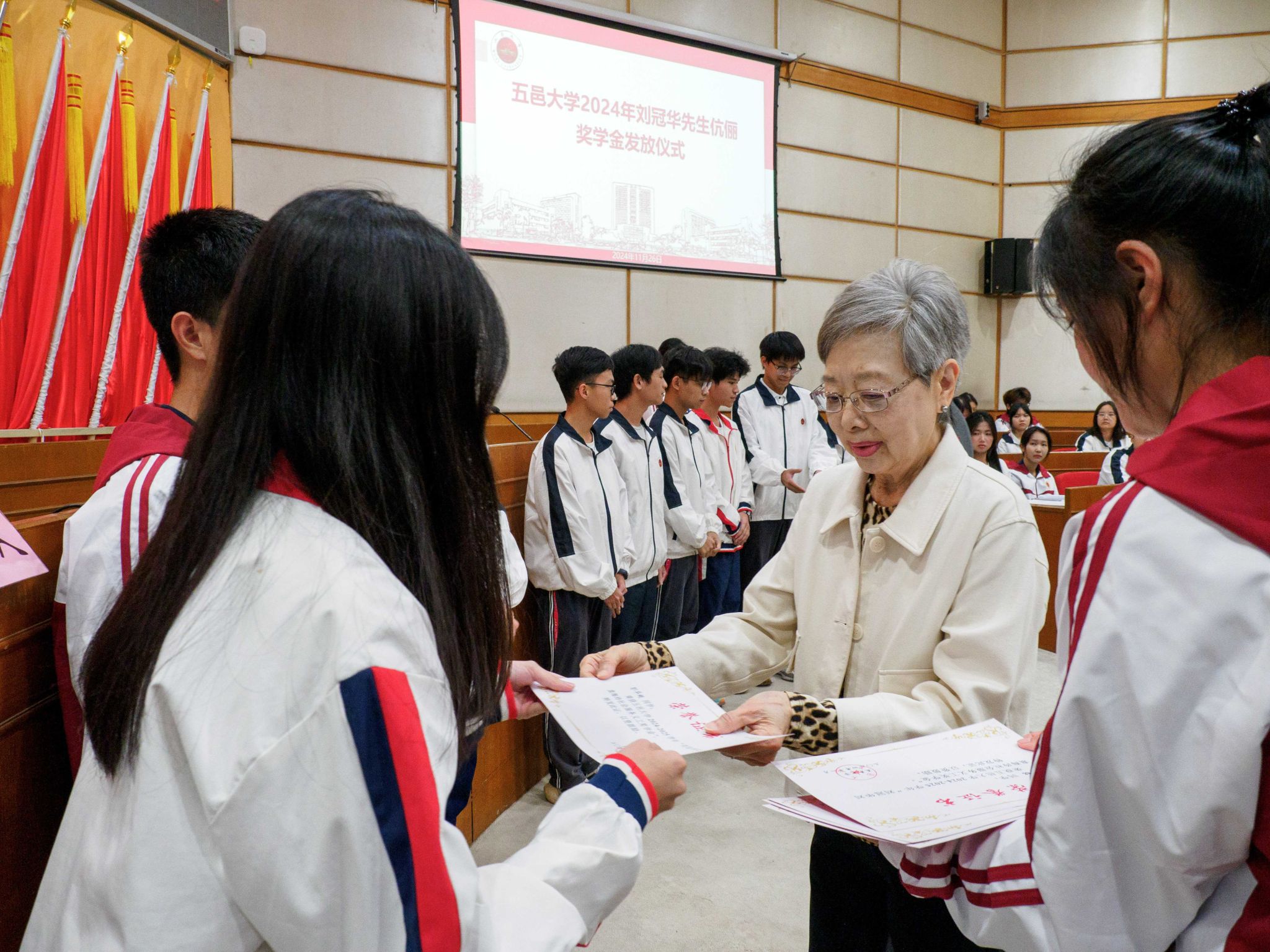 D566126826F871FB8760E95E5FE_08380137_6D797.jpg?e=