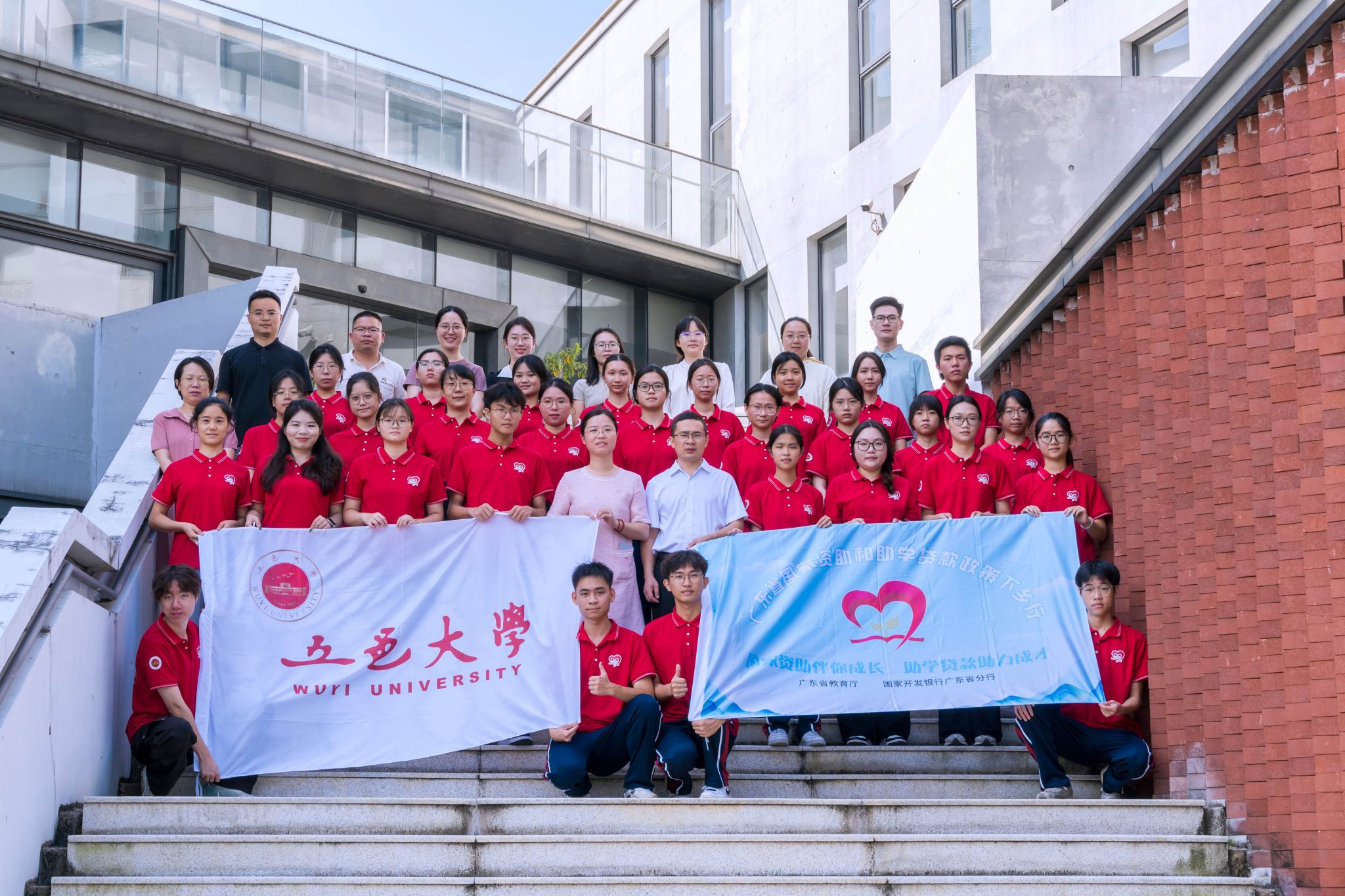 E247C229CB48AF4FF47EA88A837_8E78FF28_6D946