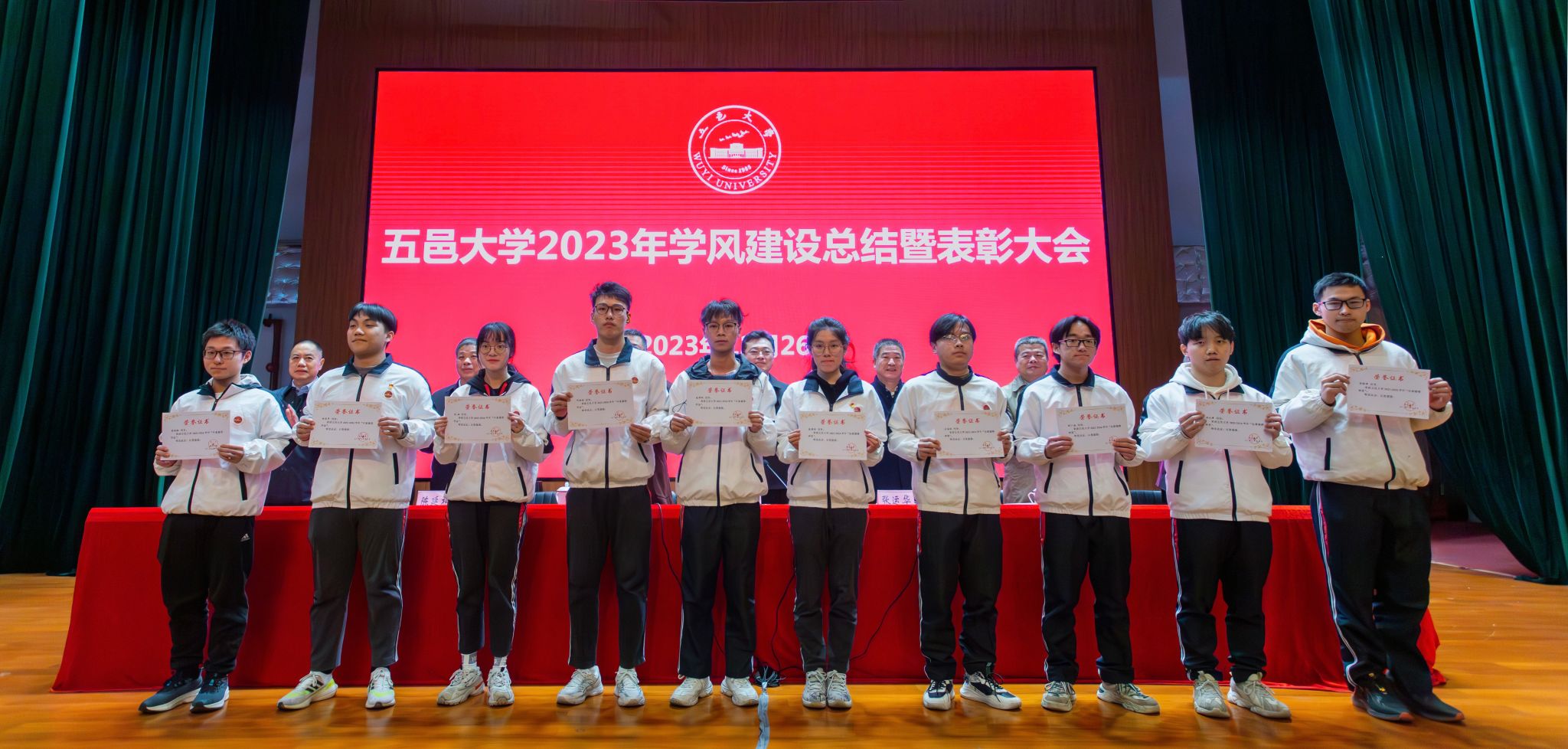 B0685EA67F2319D8BE8C656F233_BEBEB36F_43705 B0685EA67F2319D8BE8C656F233_BEBEB36F_43705