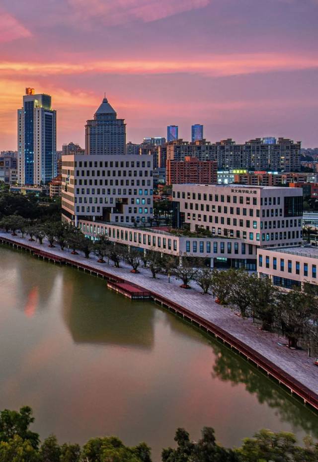 A976061F5C4945E71D15698F3AC_F2898608_13247.jpg?e=