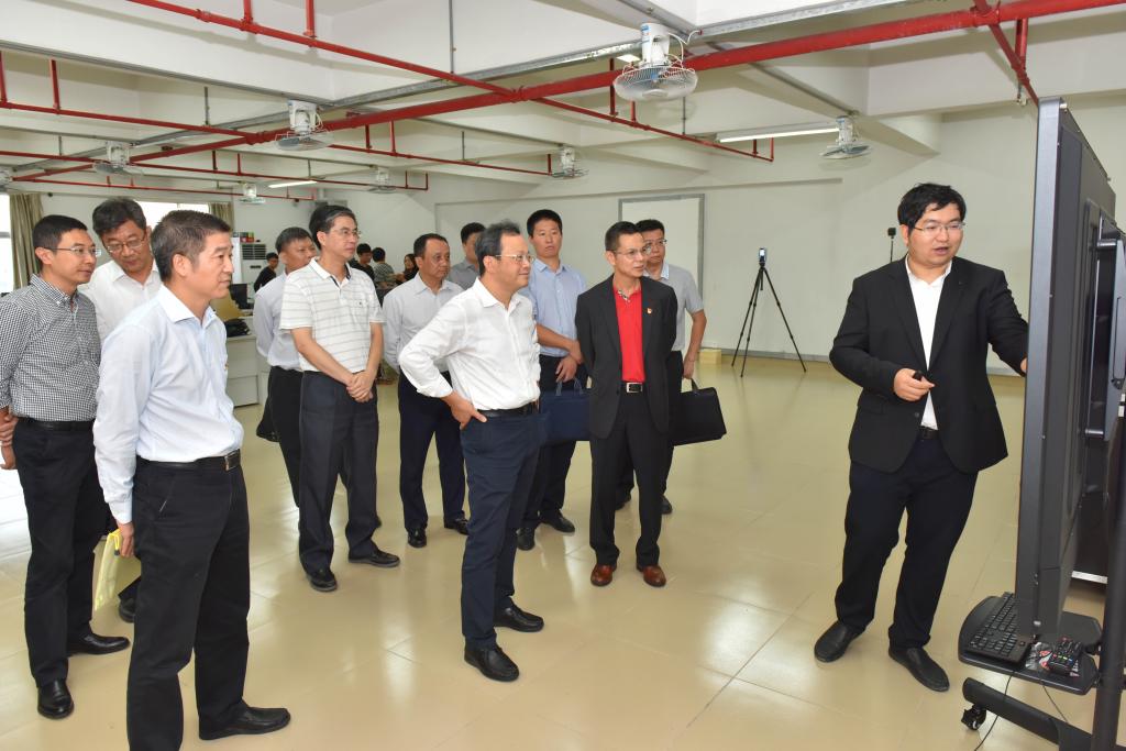 957BFCD362B9AE410CEF6F8E2F2_703F4BC4_166E3