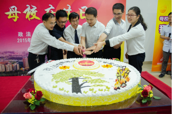 7CDA83718ACB98F916F1A770601_21058EE6_182F5