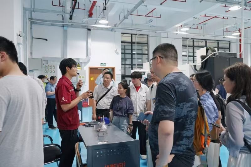 D58E178FA1199A5886279004E03_FD003642_11C26