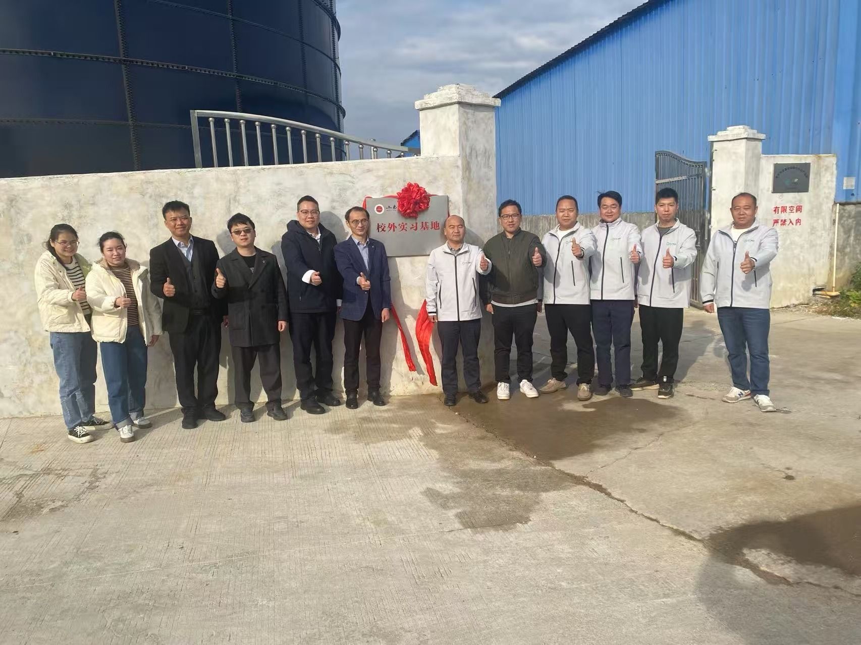 4F07E552748DB426E133C56F83B_18EE6A4D_4A70C 4F07E552748DB426E133C56F83B_18EE6A4D_4A70C