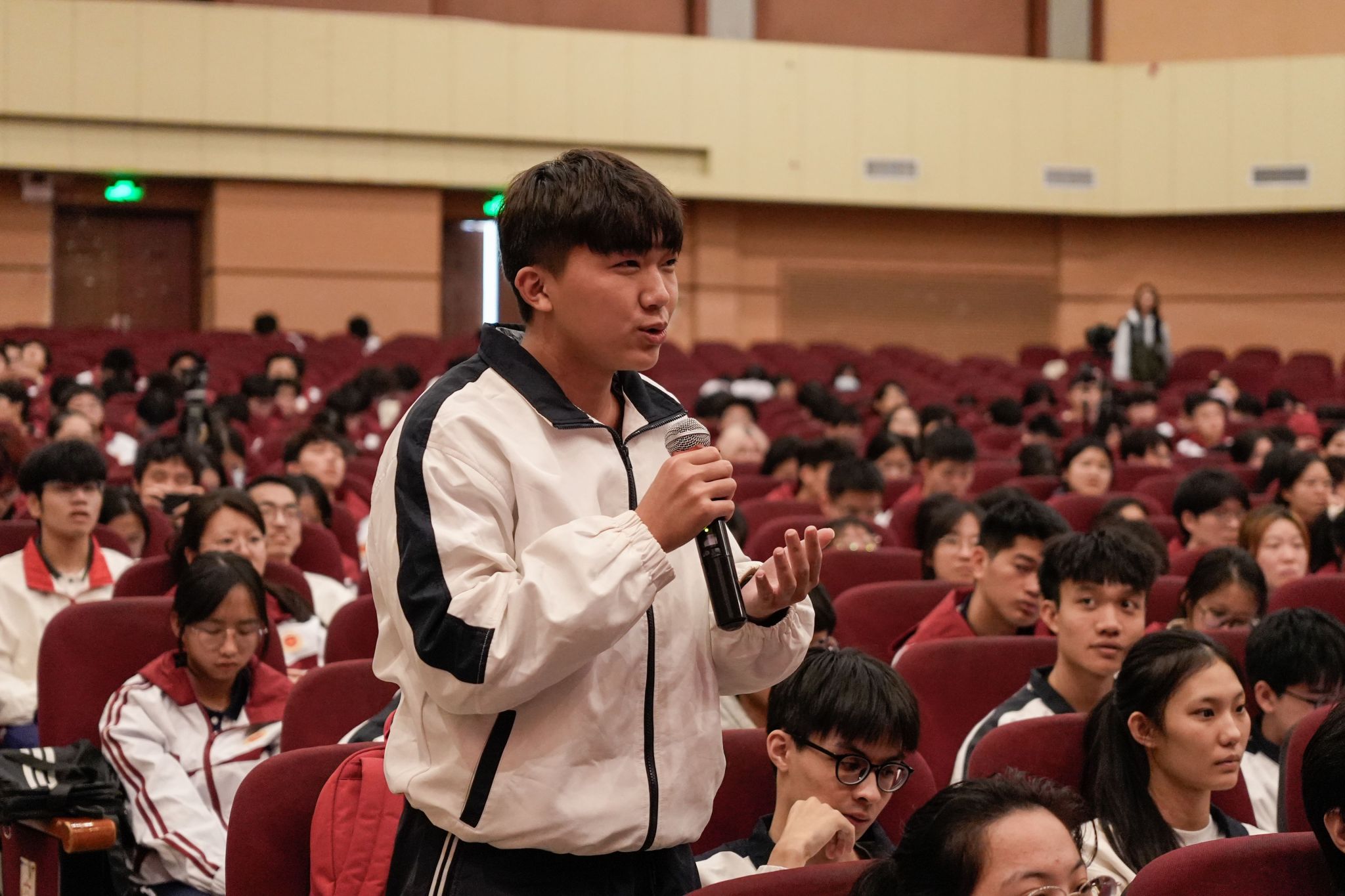 789EE5979BFD98A8404B3946D15_417EDC60_4B32F