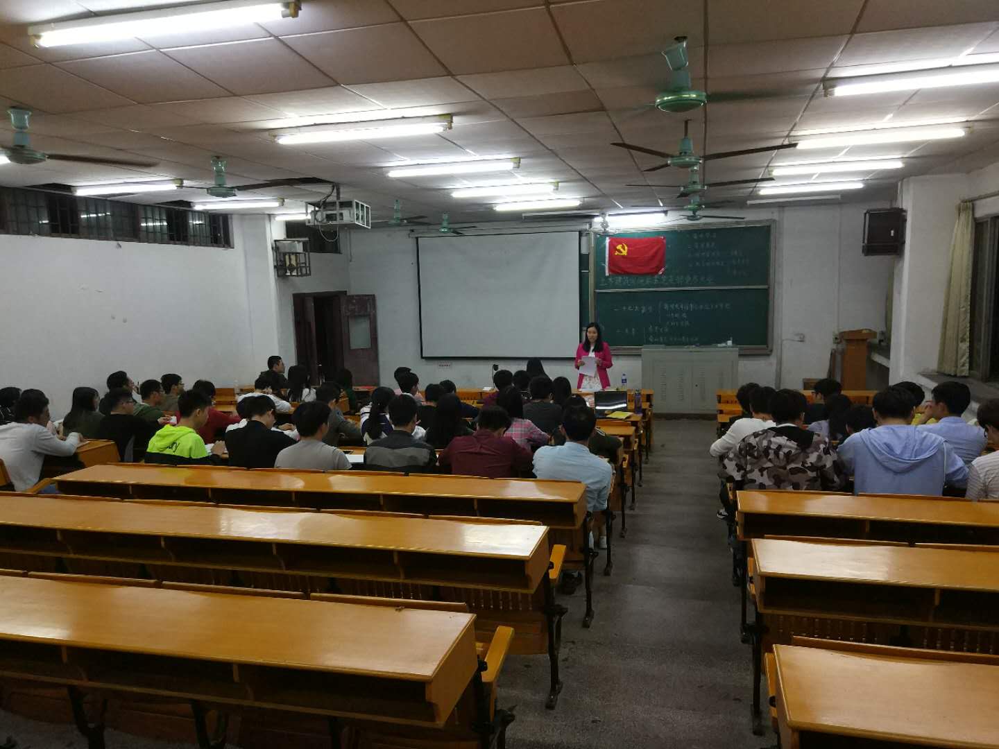 8A11B88F6F7B6A68FCFEE331988_CF6E0CB7_1B84F