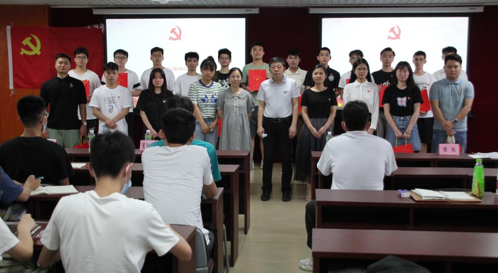 5CDA465F70CC52A9F6F10699477_D5652D58_12850