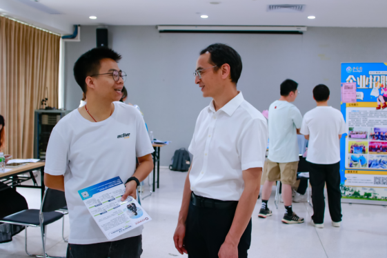 40863F009C5F10E443671294BDD_3A0F42F8_CD567