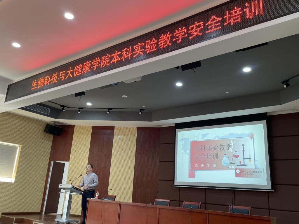 560BD35982E20D6B4D2DF57BFD0_31DCDA9D_15F25