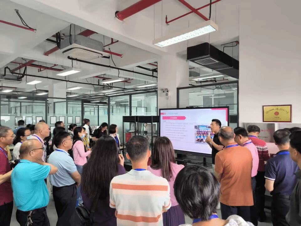 14D8F65C5CF4FEECF3087269940_574DCC50_48493 48493