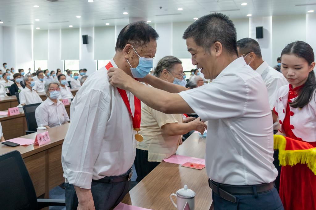 B0C1FABB8F8E54AF4394A790A23_EE3F8637_14E56