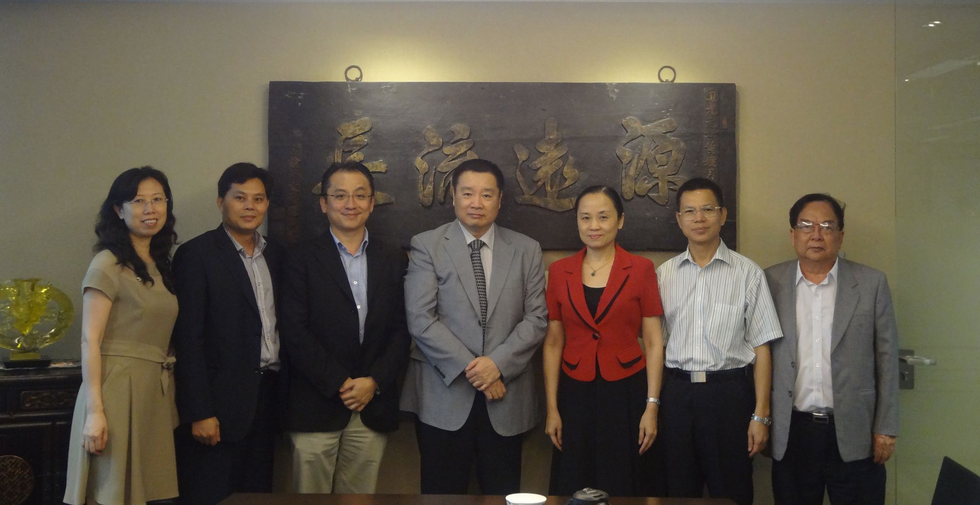 0001C5765470C03B014F98F985D_7505E4C6_35D60.jpg?e= 0001C5765470C03B014F98F985D_7505E4C6_35D60.jpg?e=