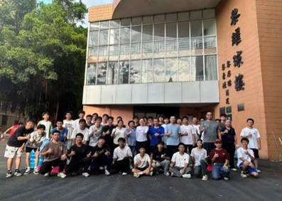 һȺ��վ���޽�ǰ AI ���������ݿ��ܲ�׼ȷ����