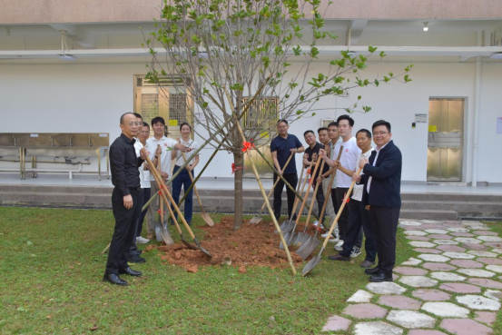 07630CC17C98E87E9F49261E440_F1D32461_C7B4A