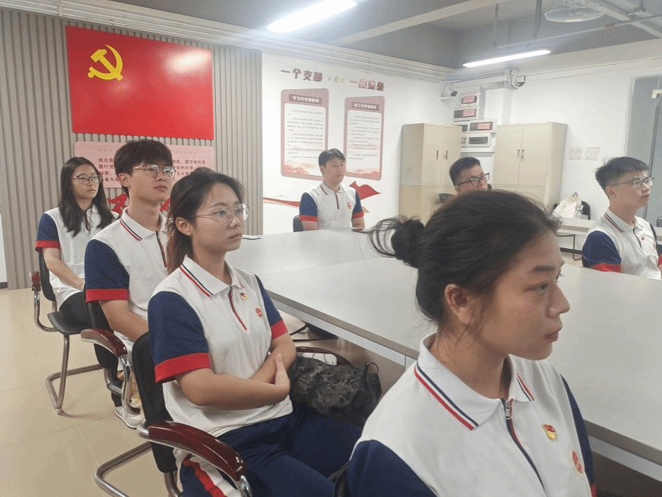 D9903CFCFDCAAA9DEE61DF8D5F4_46CAF7C8_4AA8E