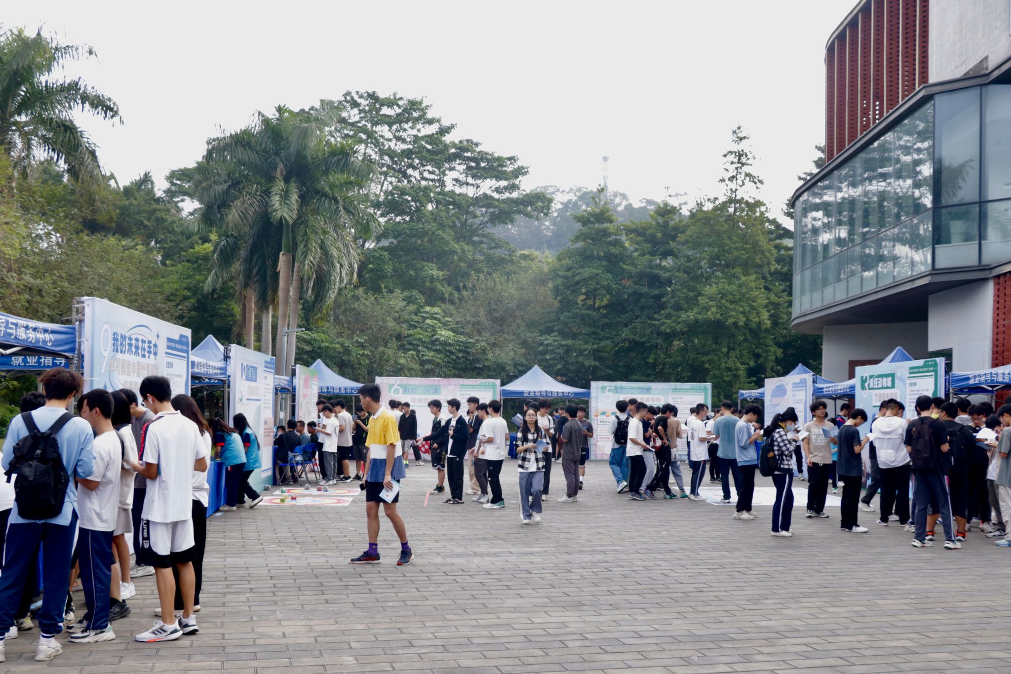 4070F2461610D2DE8305BCDFCA3_D6F928F8_6C648