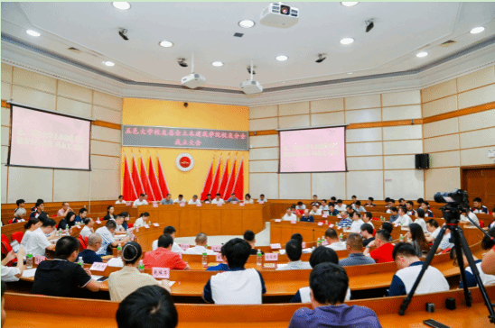 779744EB8602F1C05DE8D64C820_AA68A0D6_17801