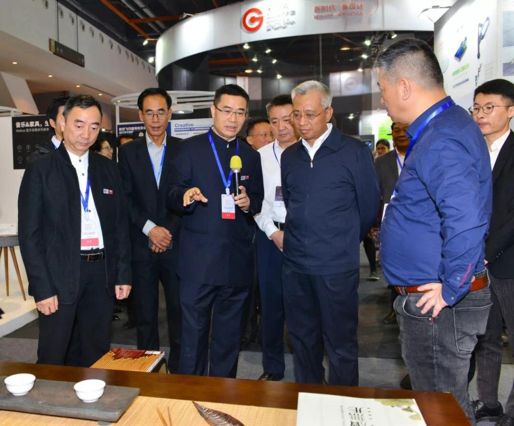 2C3D585EB40F58AD0145176C76A_594C2A92_19F97