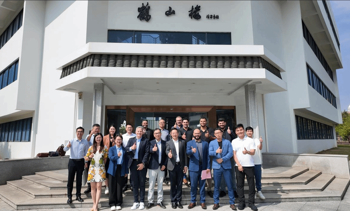 44A312B2B8889828EB8A45443F2_8783A747_5CB25