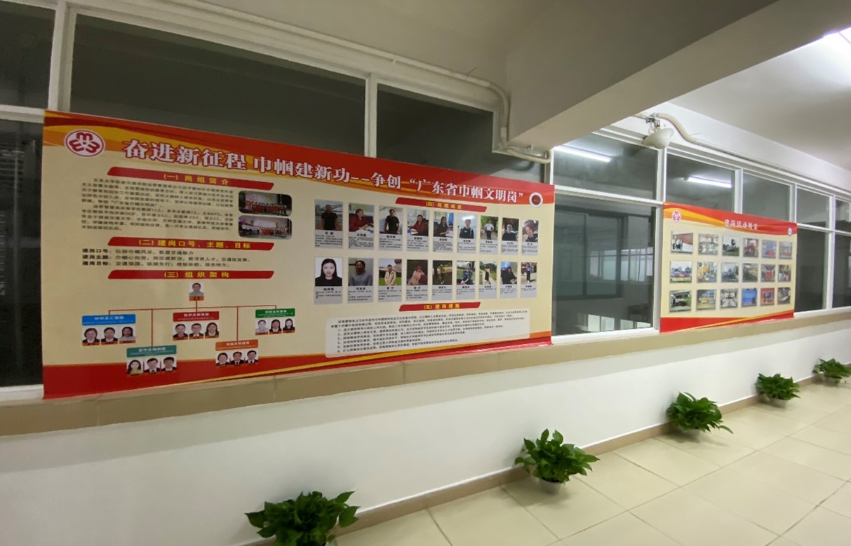 03E51D657076B437C19C3FFF13D_451F1F95_2832C 2832C