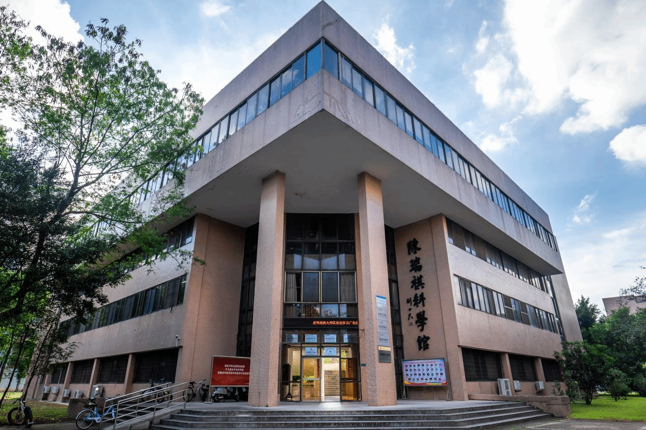 9A04CC0E75BF580894E60AC8390_046F7C01_8F839 9A04CC0E75BF580894E60AC8390_046F7C01_8F839