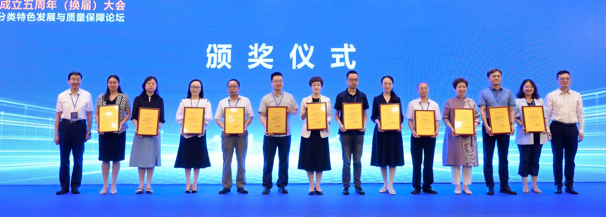 1E70F0E4B4468FE995B4EC5EE4D_CAD0D52D_38B9D 1E70F0E4B4468FE995B4EC5EE4D_CAD0D52D_38B9D