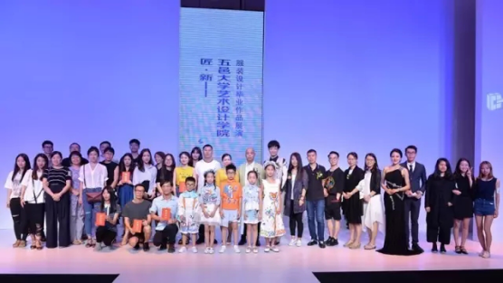 40DFBBF26B04D3A106A26D9EC68_86F40450_326DB