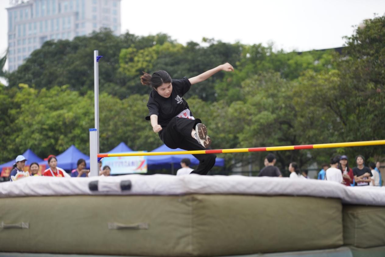 2129168395B11F9112B08C55BF2_7FD65F12_18B62 2129168395B11F9112B08C55BF2_7FD65F12_18B62