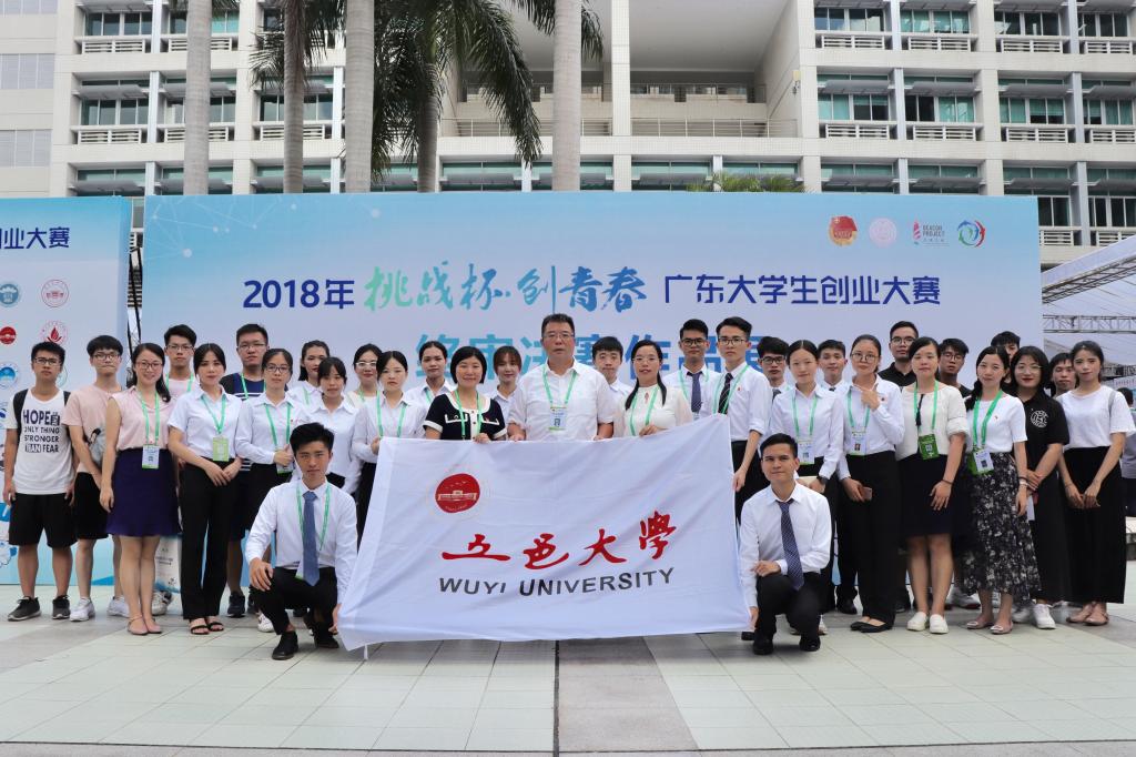 ACDD1BD70A2ECCBF2FB82C5F78A_68DCF53C_1DB35.jpg?e= ACDD1BD70A2ECCBF2FB82C5F78A_68DCF53C_1DB35.jpg?e=