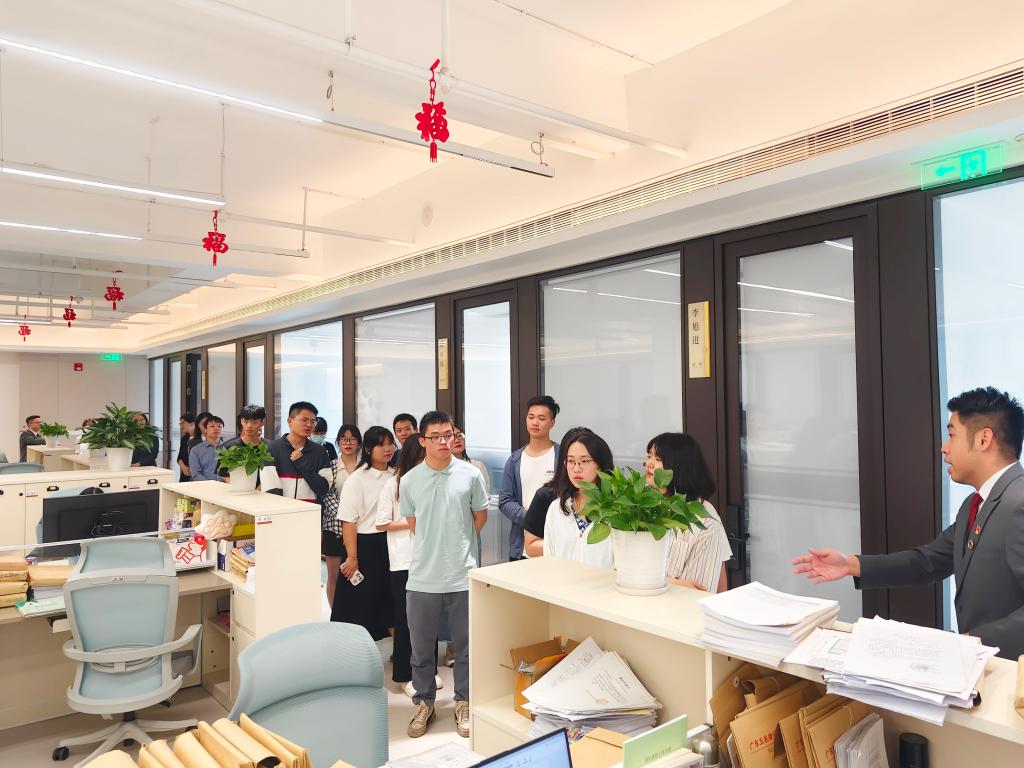 AB7A2B36E39B56B3353933BA3A7_17811560_199D5