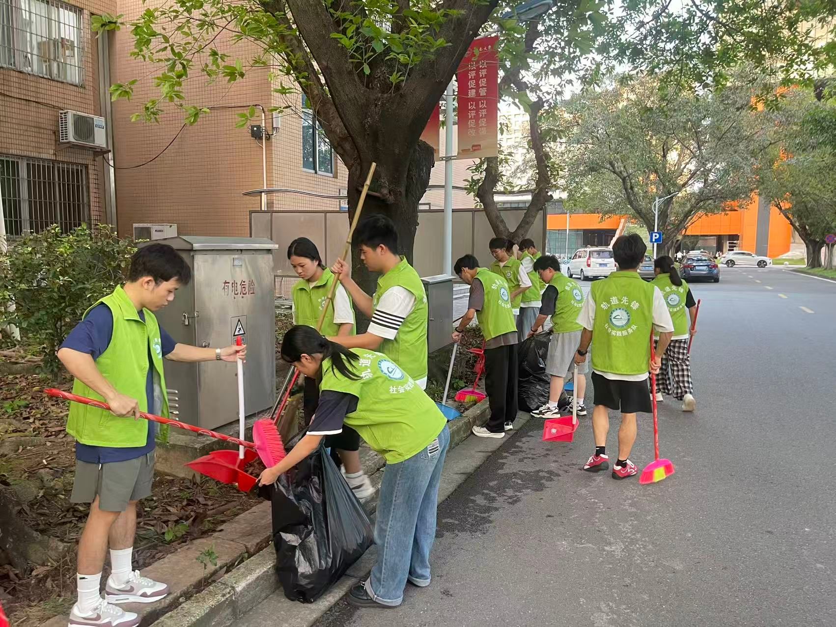 3D687B4BBE36203A2D9DDF5EC9B_932AF2F1_7A06A