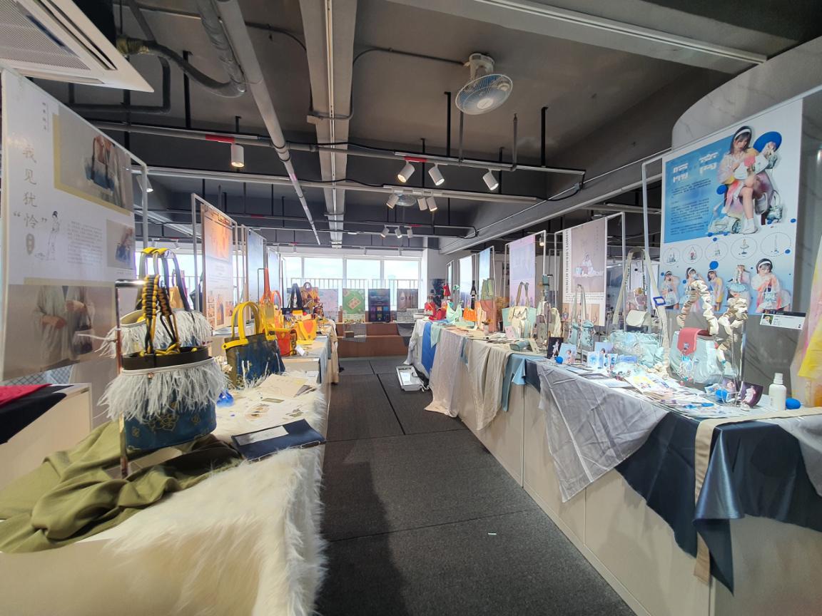 7DA28B53DC268DBA2D3588E6955_A9B44C1E_2373F 7DA28B53DC268DBA2D3588E6955_A9B44C1E_2373F