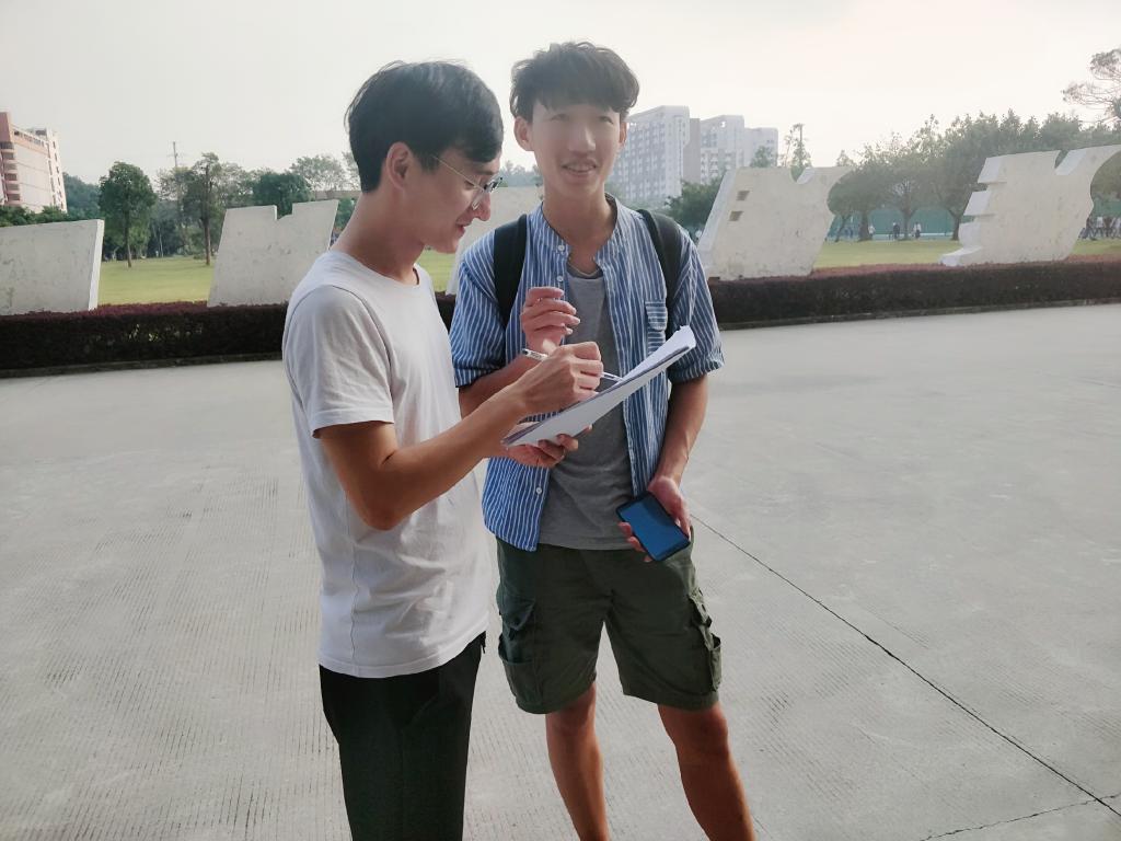 4252909321DDFF759A37F4FB1BF_D1A41360_145F5