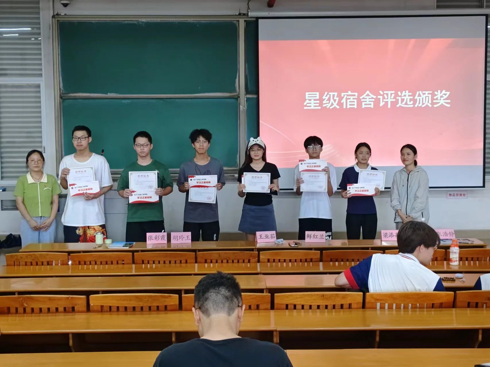 E871F33868FD9381D211AD5823E_592722E5_3409B