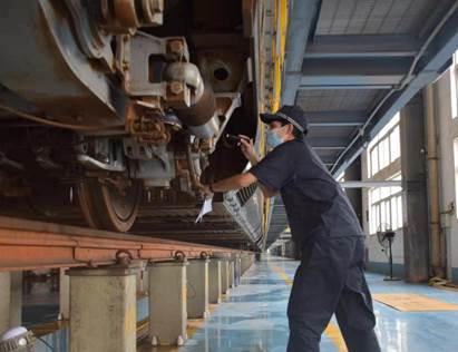 BBAD3A2CE16752AB997BF0DD6BC_4F6A94EB_524F 事情照(对动车组举行单车检查)