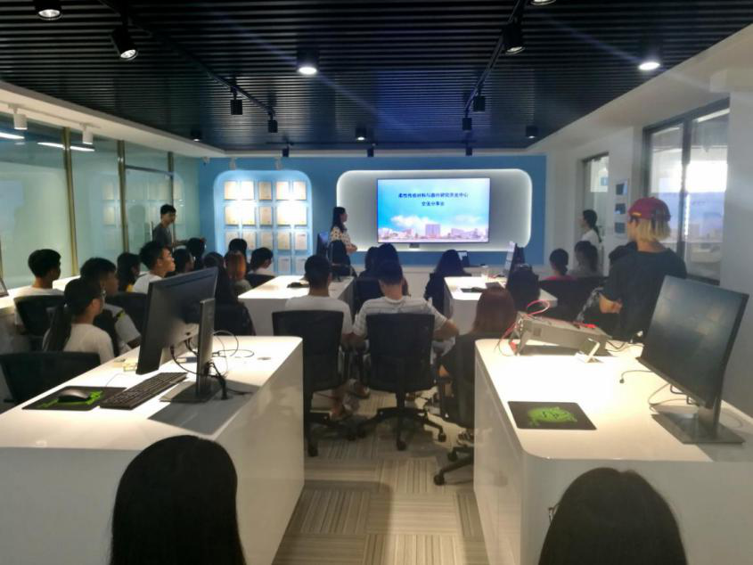 4DD819FE1C1B0DFF1F72BB8B3E4_B5878598_77860