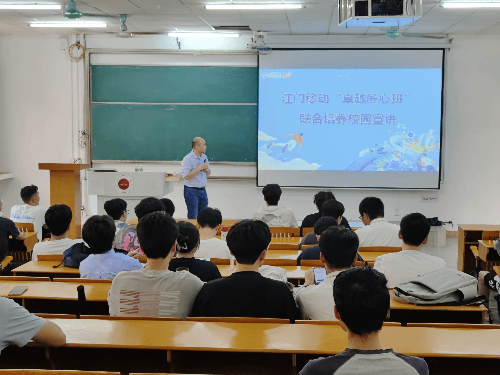 CDDCA1BDF61440F8D87A77F2FCC_ED120264_E4DFA