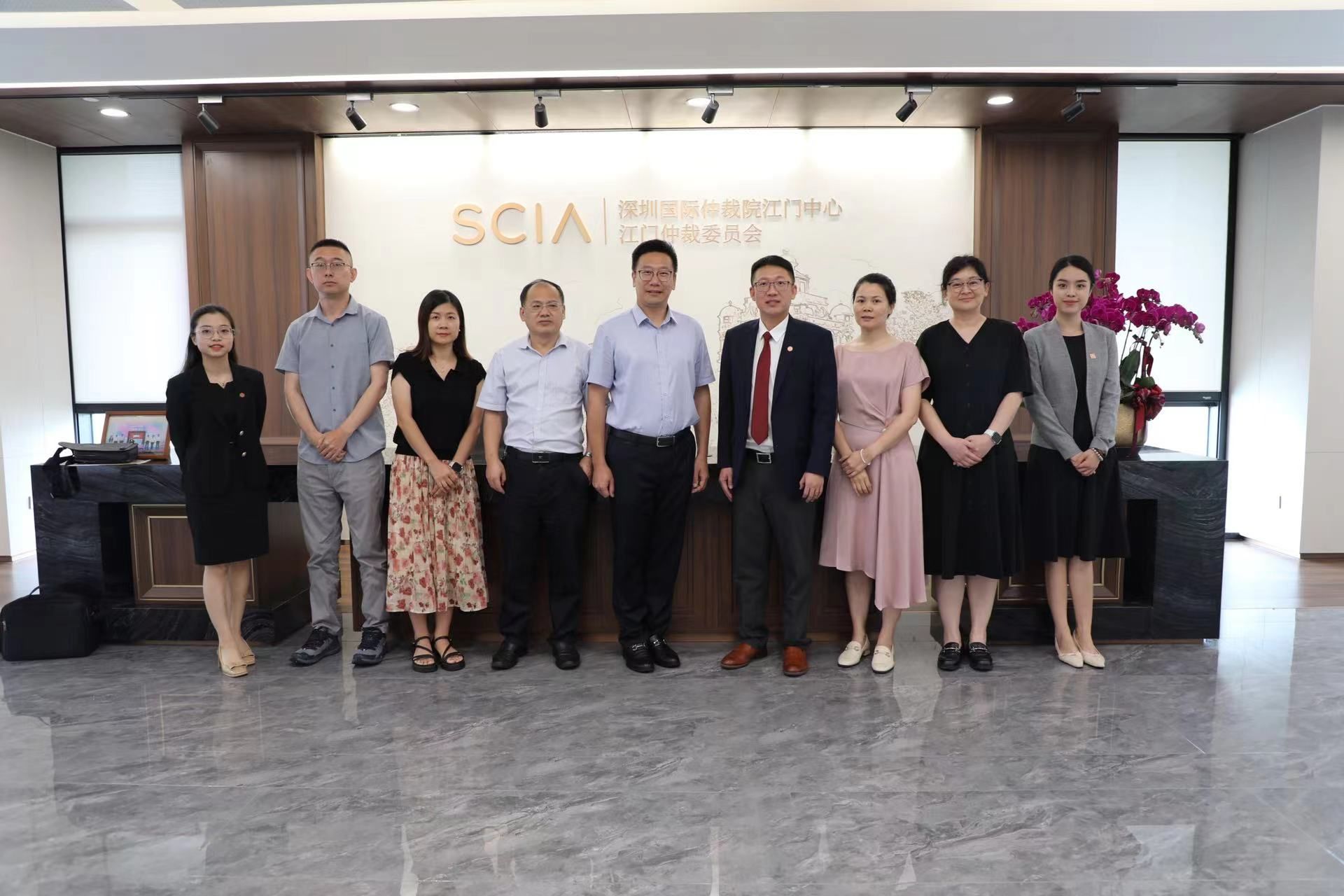 0D3251771B2A3D42C0C4D9EC852_E566BEE8_3C6B7