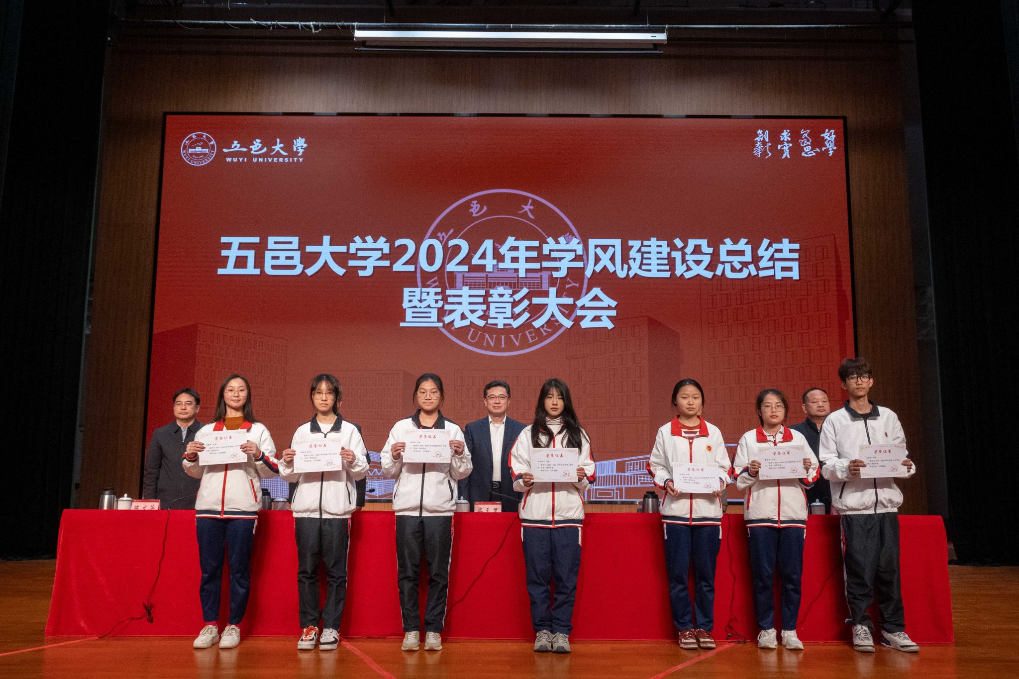 2A61F79AB8933F4391EFAA24BC6_CC318407_66259