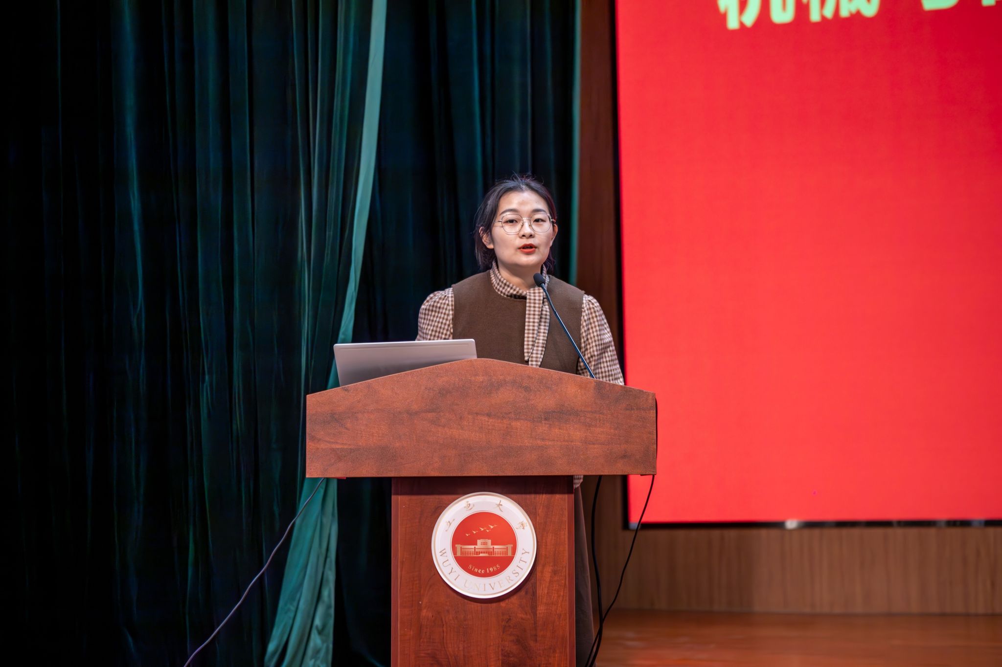 0B1676BA9F07BDF8BA21CB72C51_D5E90CD6_2F0D1