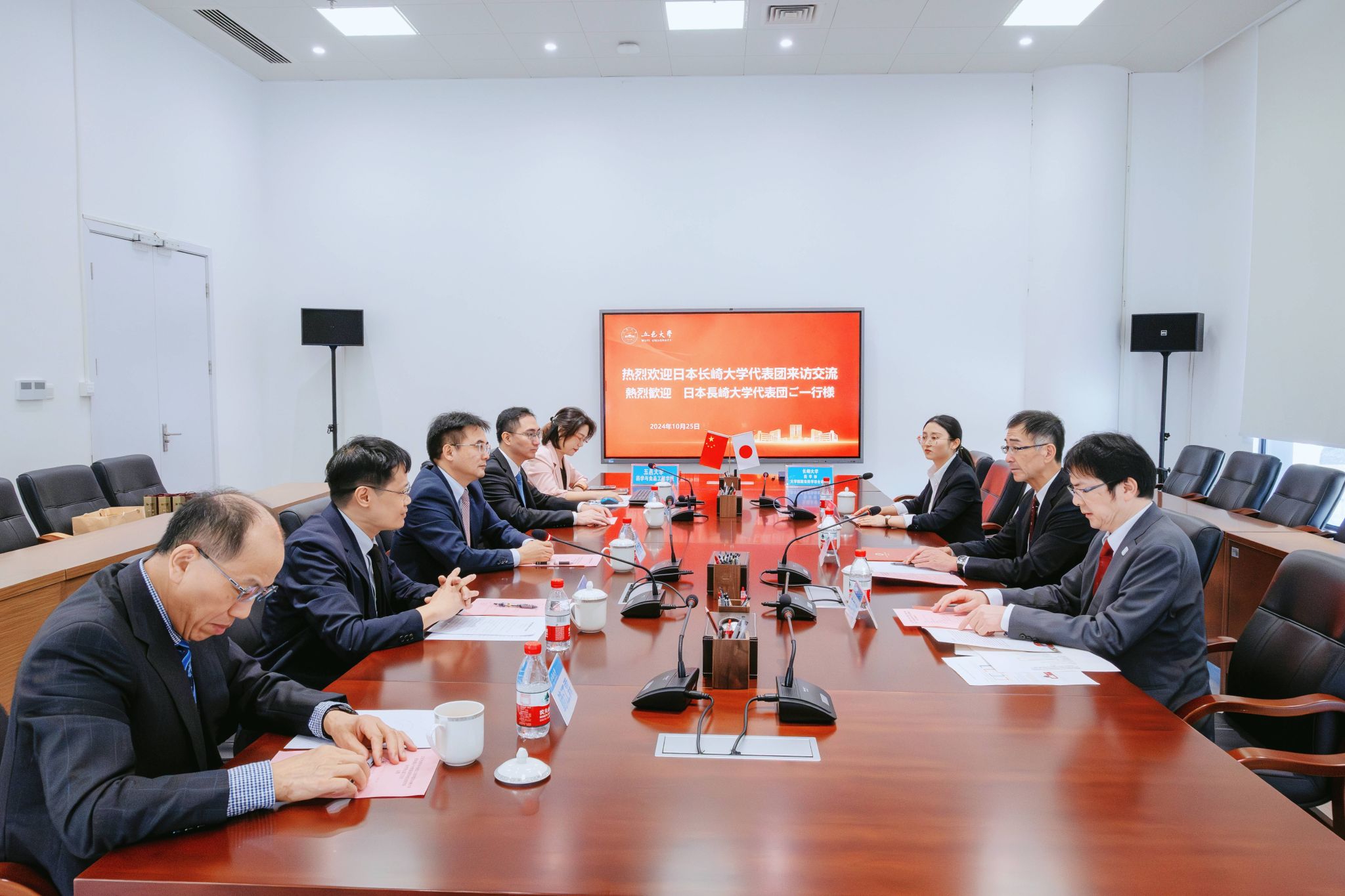 D2868B5C9EDC3B9005968581B49_A2B06C2C_46068 D2868B5C9EDC3B9005968581B49_A2B06C2C_46068