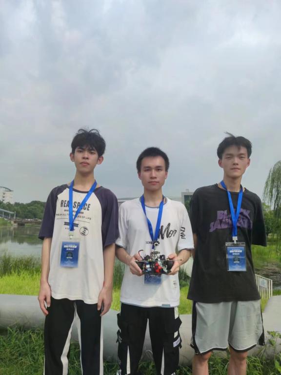 715DD9D7B1976B4A4365D5EA2F6_7A52F4BA_AC03