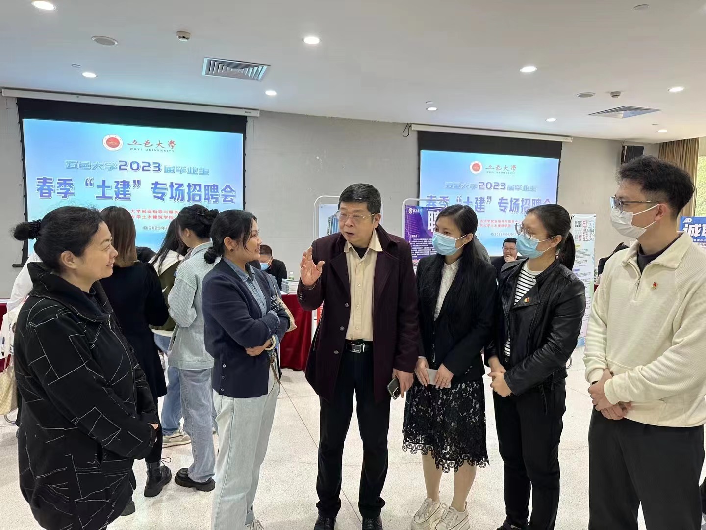 9671F37D10EC5DCD1B4CC9CD1BE_AD3378F0_53721