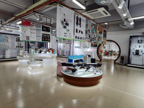 9BA63B9ACB54BAC69A38E93F7E0_1F0D0B1F_E099B